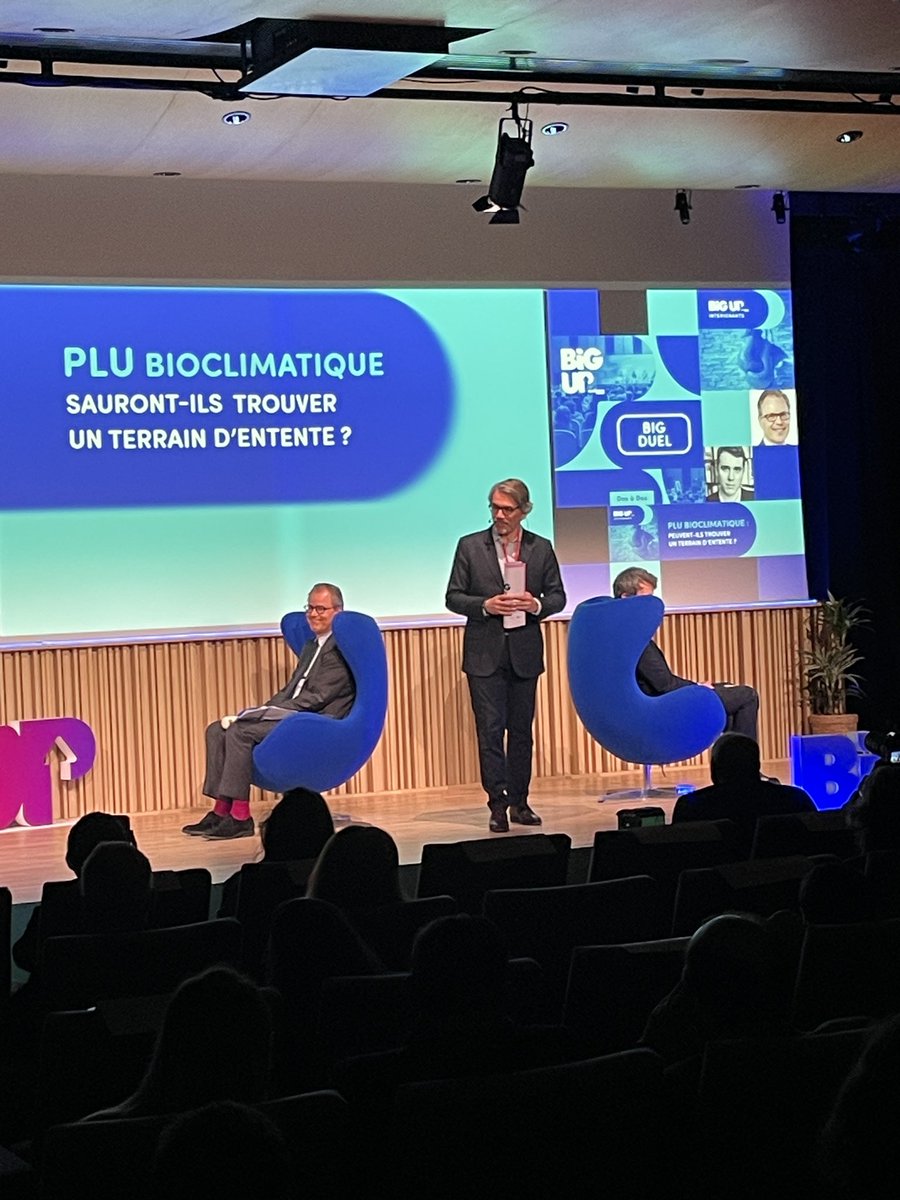 #BIGUP Est arrivé le moment croustillant de la matinée… BIG DUEL ! Éric Donnet, DG de <a href="/GroupamaImmo/">Groupama Immobilier</a>, et <a href="/CADepardon/">Charles-A Depardon</a>, conseiller urbanisme à la mairie de @paris sauront-ils s’entendre sur le #PLU bioclimatique de Paris ?
