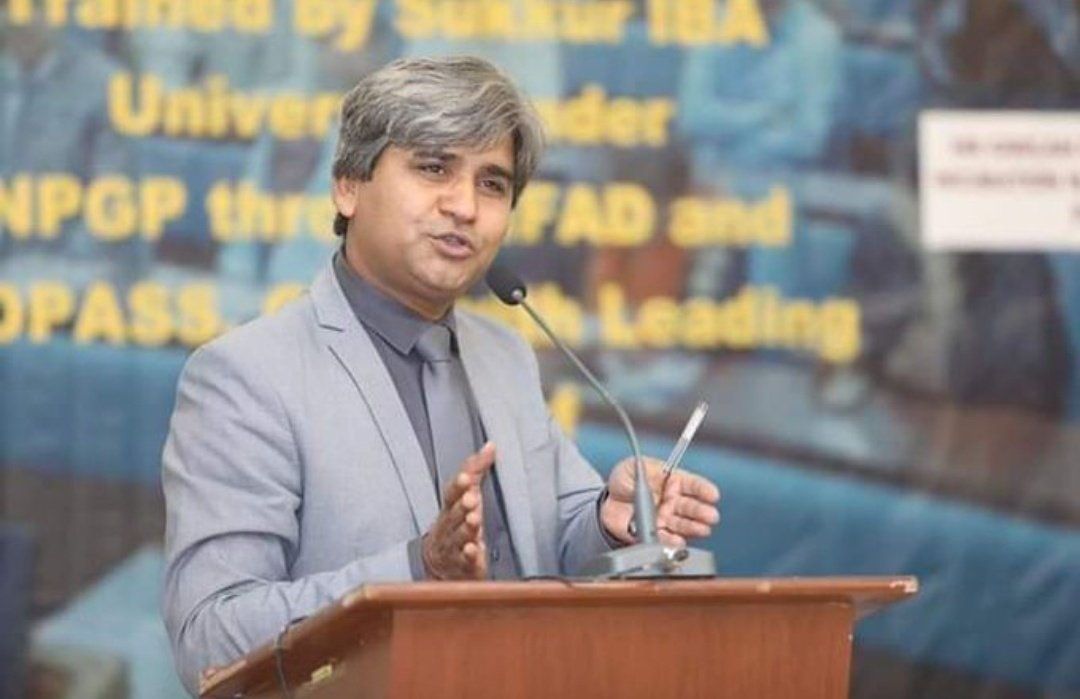 ZahoorSb's tweet photo. Tribalism takes away another bright star Professor of IBA Dr Ajmal Sawand is killed in tribal feud.
#JusticeForAjmalSawand
#StopTribalTerrorismInKashmore https://t.co/dYIVOa8qMW