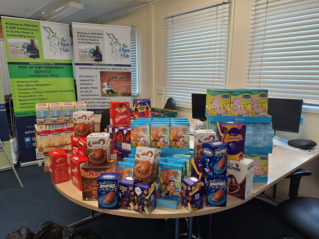 thehopehub's tweet photo. Massive thanks to #Heatherside #Community & #Evelyn'sFunerals for the fabulous #EasterEggs2023 for our #ServiceUsers. Much appreciated! #homeless #unemployed #multipledisadvantaged #poverty https://t.co/JnCvYdgjZi