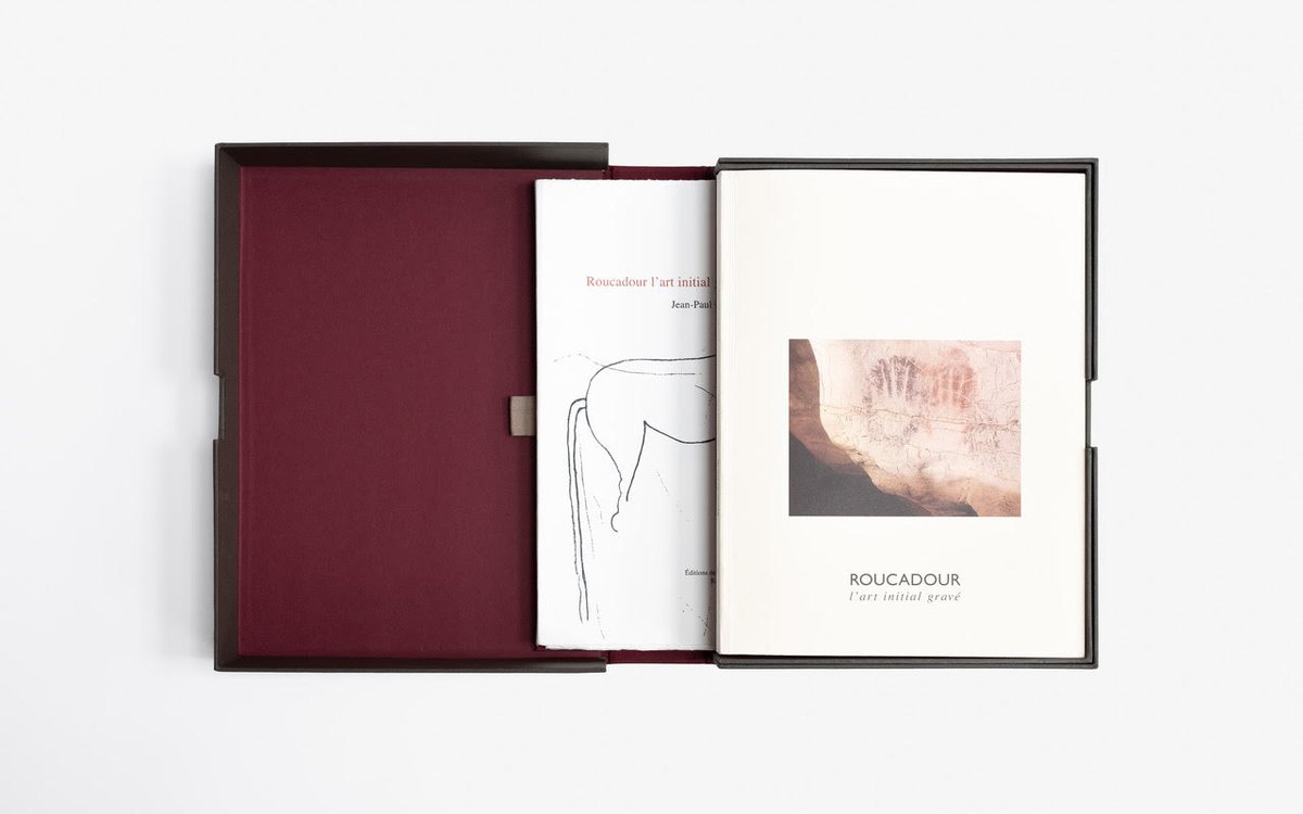 GilbertDupuis's tweet photo. Bientôt disponible en coffret : "ROUCADOUR. L'art initial gravé", édition RésurgenceS, Cajarc.
Avec ma participation, François Bouillon, Marinette Cueco, Jean Gaudaire-Thor, Robert Groborne, François Jeune. https://t.co/dZO29XoIBP