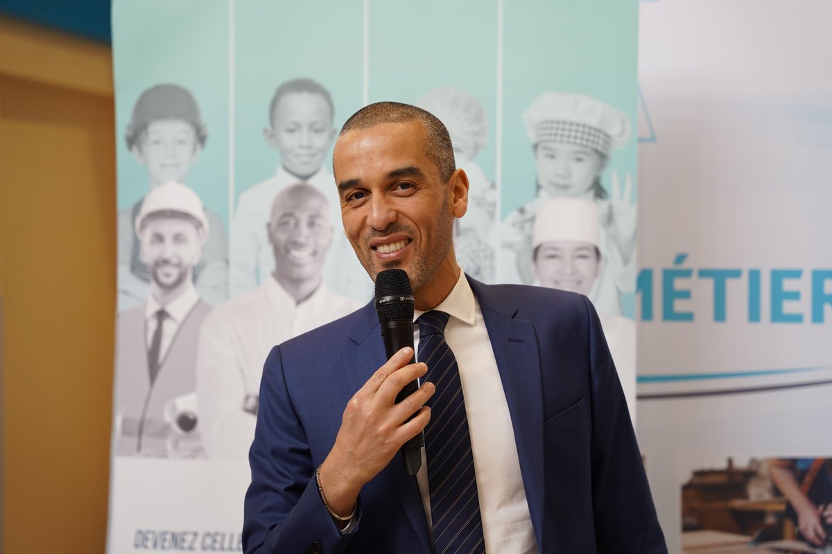AmineMehdiOff's tweet photo. 🤝 C'est le grand jour pour le Forum de l'#Emploi d'#Annemasse ! Cette année, plus de 150 offres d'emplois à pourvoir avec une cinquantaine d'entreprises et 20 partenaires de l'emploi présents. 

🗓️ RDV aujourd'hui et demain de 9h à 16h au complexe Martin Luther King. https://t.co/YiPXDtqclX