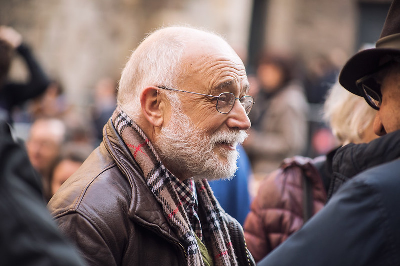 🕊️Fa dos anys ens deixava l'Arcadi Oliveres, però el seu llegat sempre perdurarà. Recordem la seva lluita per la pau i la justícia social. 

"No podem seguir pensant que les guerres són necessàries per resoldre els conflictes" #ArcadiOliveres #Pau #JusticiaSocial
