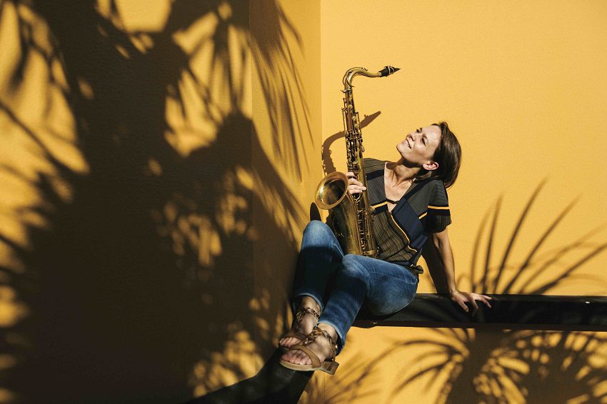 🎷Jazz à Nîmes 
🎶La saxophoniste Sophie Alour est en concert au Théâtre Christian Liger
📅 Samedi 8 avril
🤝En partenariat avec <a href="/Jazz70Nimes/">Jazz70</a> 
👉Elle dévoile son nouveau disque "Temps virtuose"
🎙️ Interview ▶️bit.ly/3zzM7zE