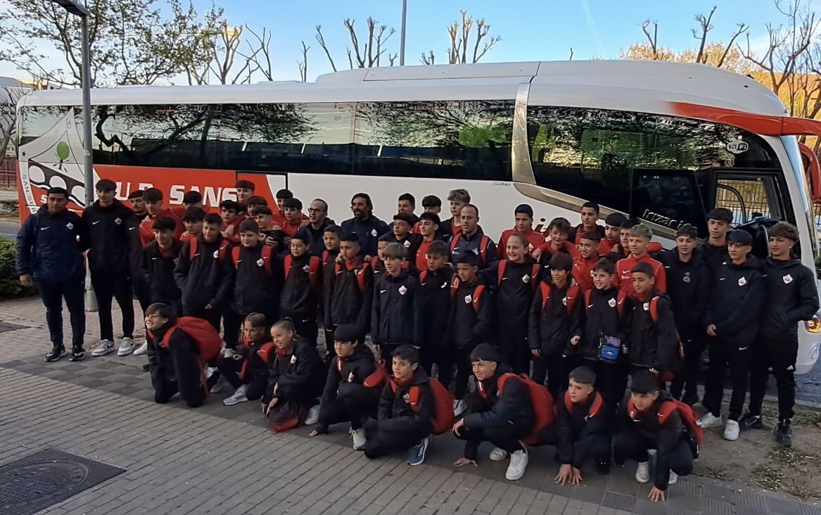 JorgeBernalL's tweet photo. Salida rumbo a la @valencia_soccercup @canterasansera #aupasanse #vamossanse #forzasanse #ohmisanse🇲🇨 #hastaelfinalsansebastian https://t.co/OqCsLBSV8H