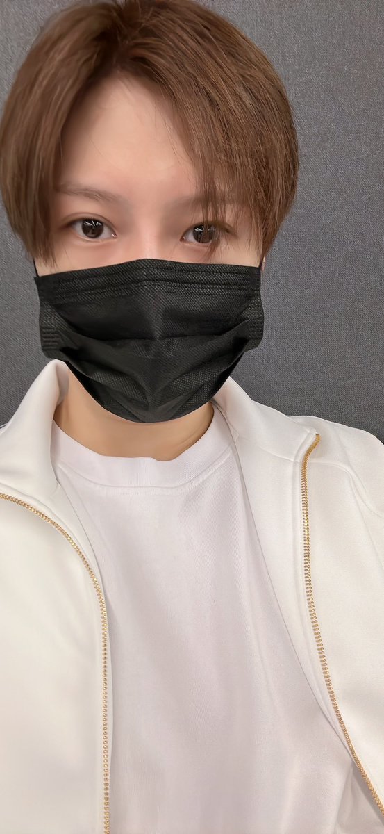 shineesbubble's tweet photo. 230406 TAEMIN | 4:07 PM

i came to practice, but the dancers are shy …ㅋㅋㅋ https://t.co/feN8Ay4oyb