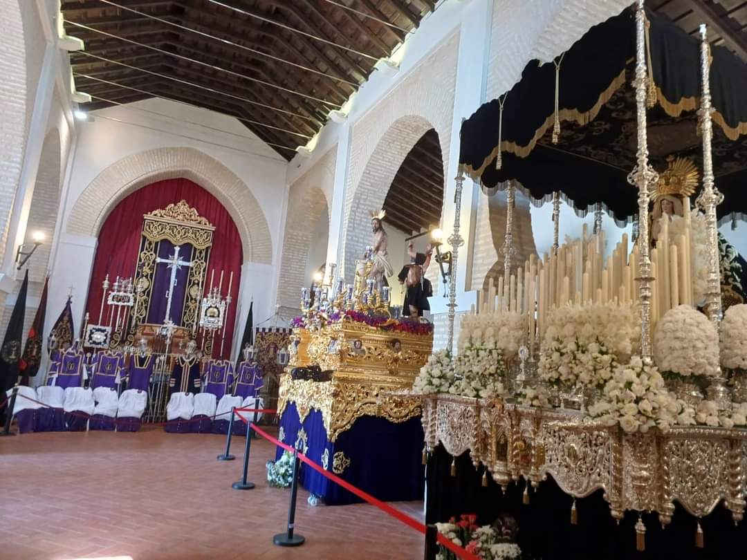 JUEVES SANTO

Llegó el día esperado por todos y todas los hermanos y hermanas que formamos estarán familia. Desde el seno de nuestra Hermandad os deseamos un feliz día del Amor Fraternos, que nuestros Amantisimos Titulares os colmen de bendiciones.