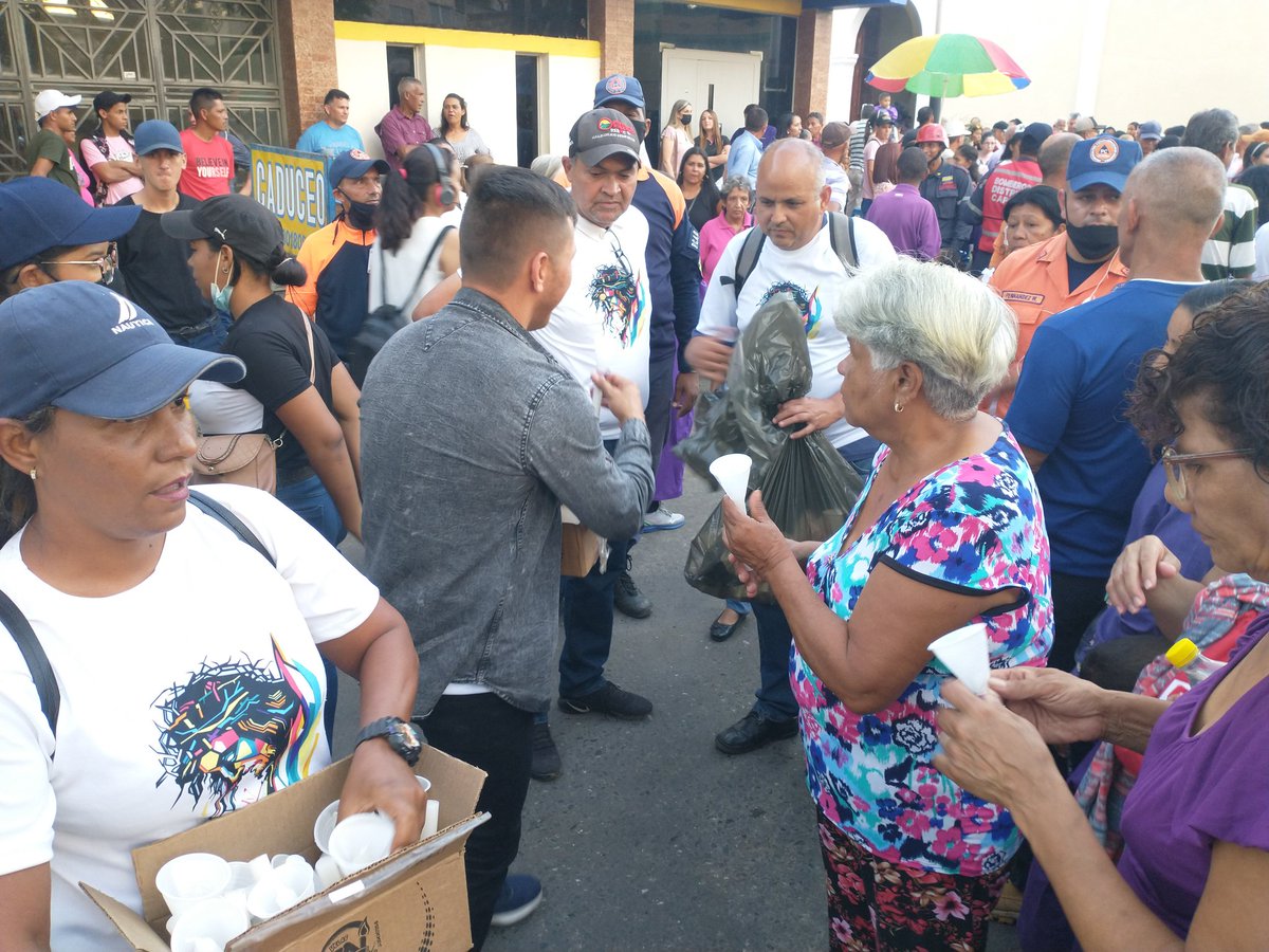 mia_441's tweet photo. El gobierno del Renacer del Orituco hoy más que nunca renovamos nuestro compromiso desde casa de Dios en compañía del pueblo, para seguir trabajando por la mayor suma de felicidad posible y un municipio mejor para vivir!! @NicolasMaduro @MVzlaBella @PemonPSUV @josemvasquez https://t.co/nnxo9ugttc
