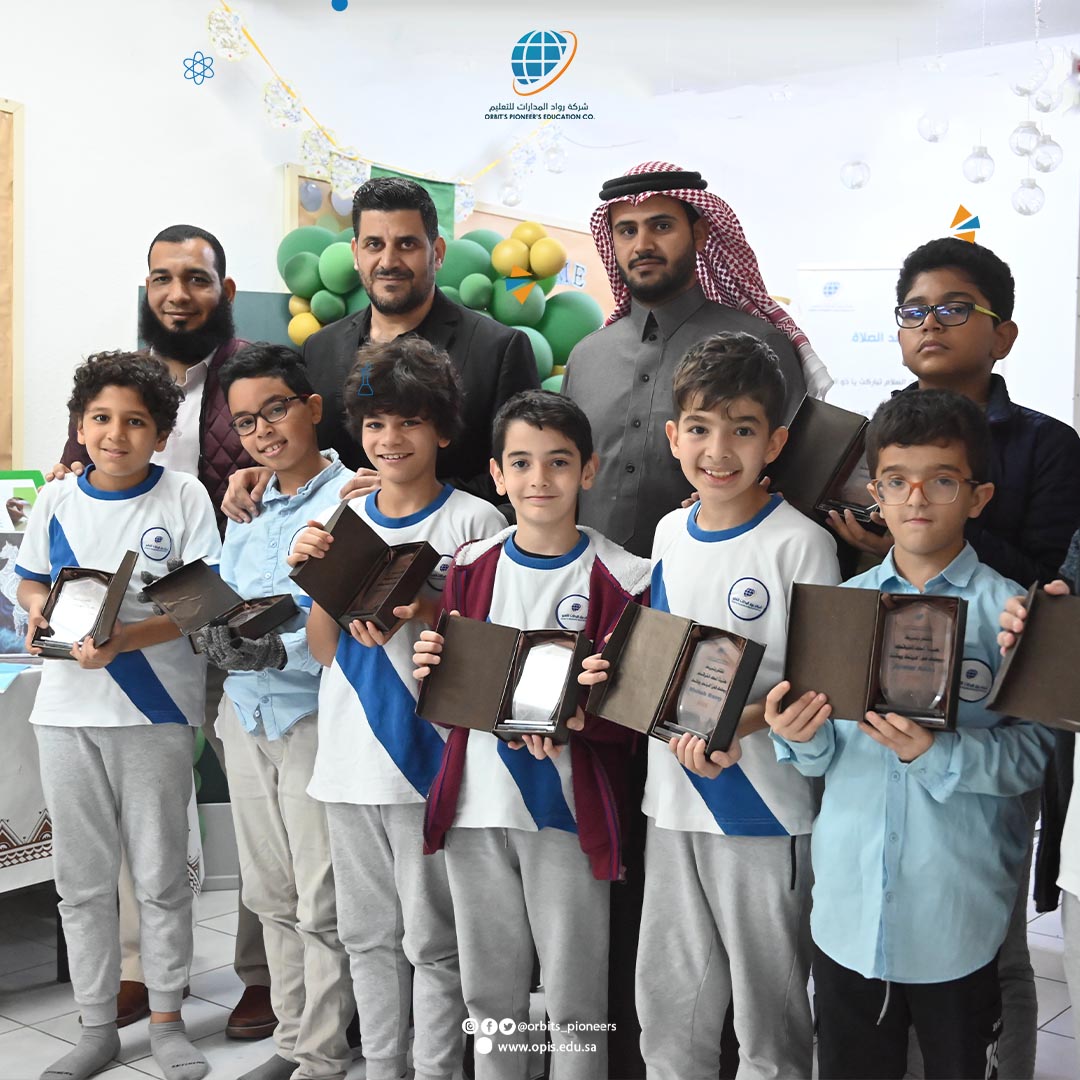 أبطالنا المتفوقين ... 💙    
#مدارس_رواد_المدارات