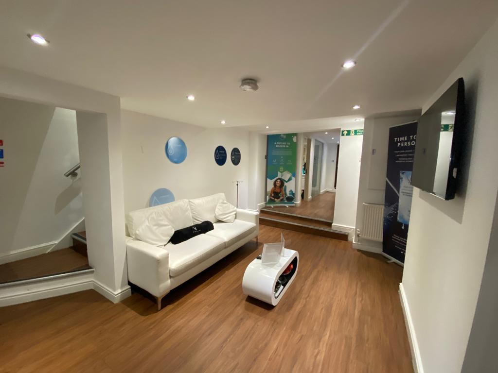 willsillprop's tweet image. To Let - 8 King Street, Knutsford. To Ground and first floor self contained space - ideal for retail, office, healthcare or beauty use - 978 sq ft. For further details visit 
bit.ly/43d8EzQ
#retail #shoptorent #commercialpropertyforlease