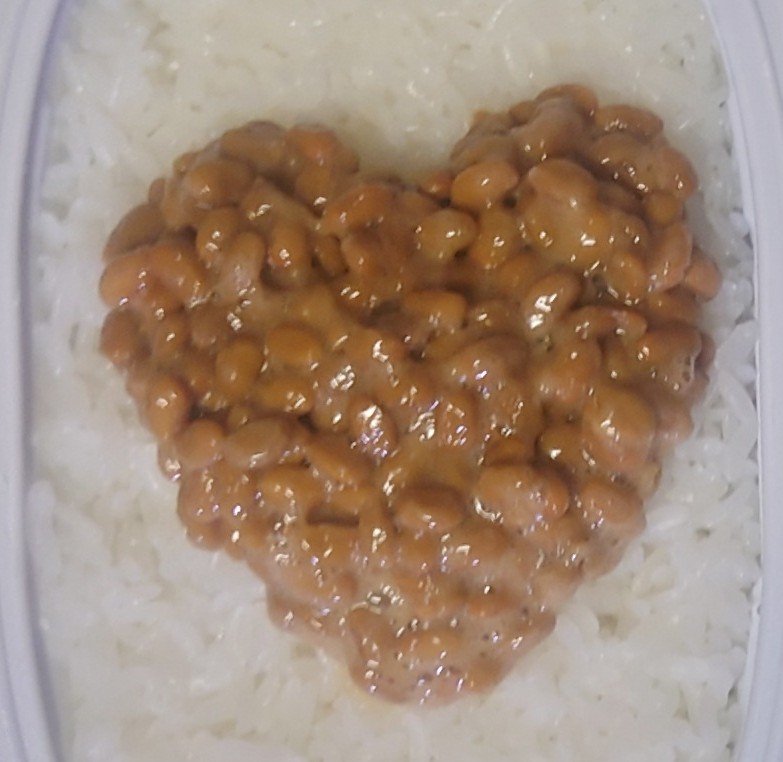 SEXY_GEORGE_'s tweet photo. ♥♥納豆ハートマーク♥♥
🍜🍜味噌ラーメン🍜🍜
二十代の女子２人に大好きwって言われた
なんでって聴いたら
色々教えてくれるから(意味深)
結婚します😭💕
#哀愁伝わりますか #納豆キナーゼ #納豆 #Natto #Heartsymbol #味噌ラーメン #八戸テイクアウト https://t.co/EcRfGqGpky