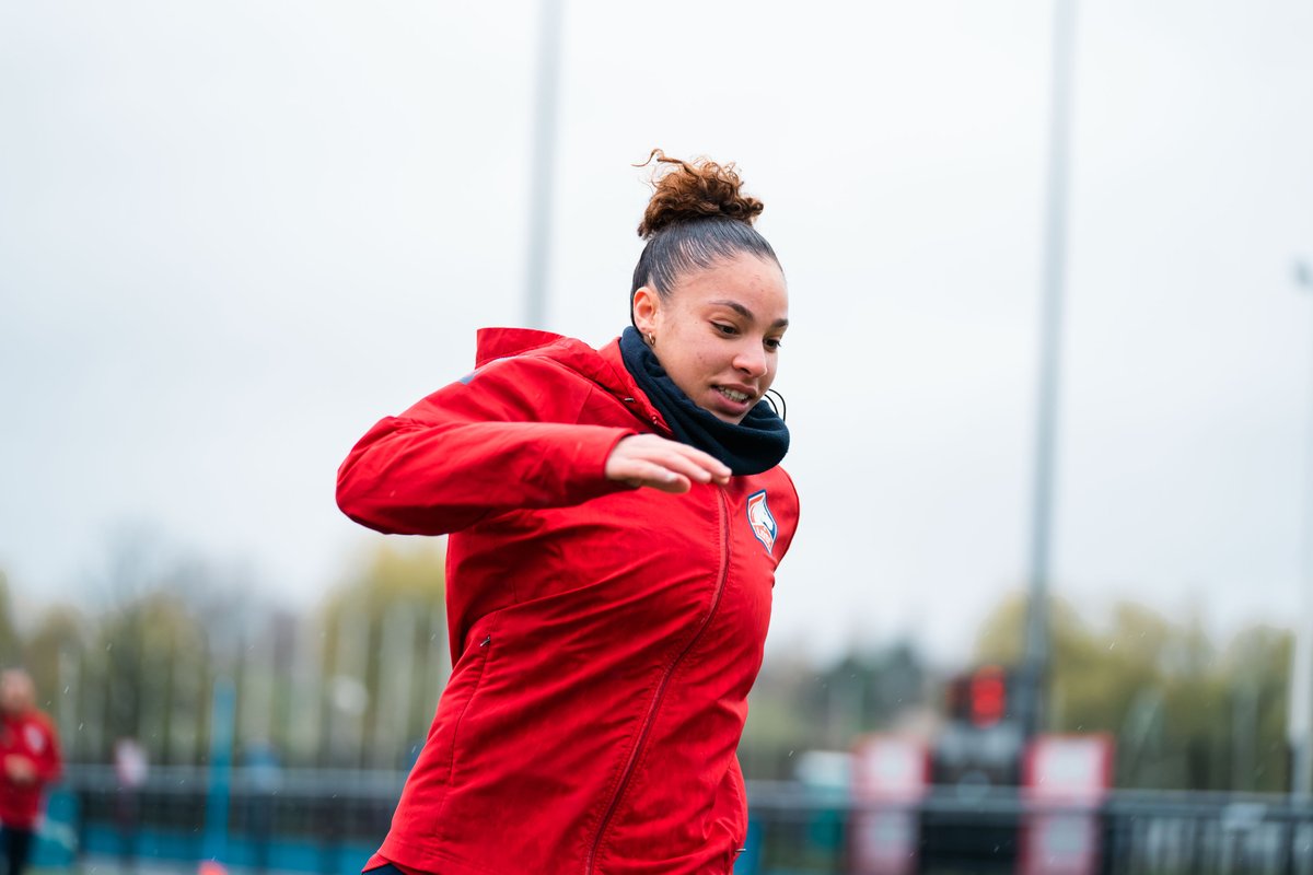LOSC_Feminines's tweet photo. Pas de match ce week-end, mais nos joueuses continuent de préparer la réception du @RCSA🏋️‍♀️ https://t.co/BVe9DJaJJJ