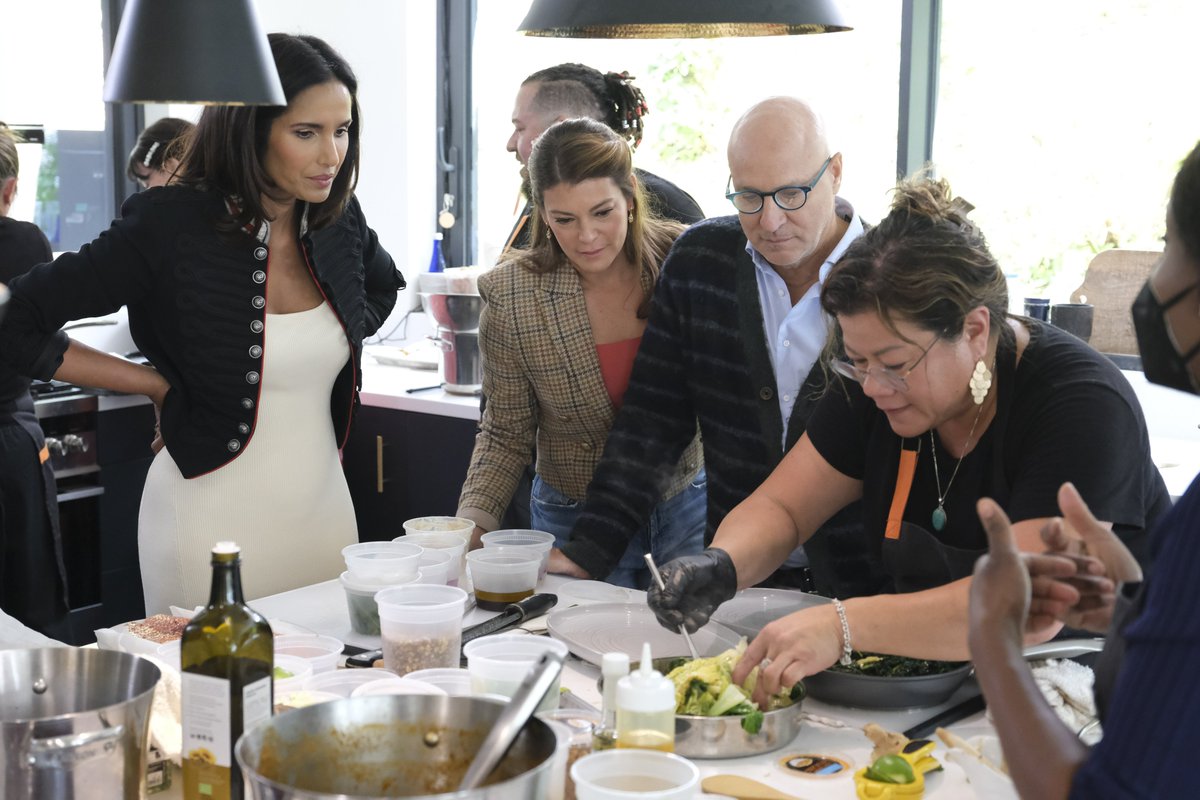 Catch a new episode of <a href="/magicalelves/">Magical Elves</a>' #TopChef World All Stars TONIGHT at 9/8c on <a href="/BravoTV/">Bravo</a>! 🍽️