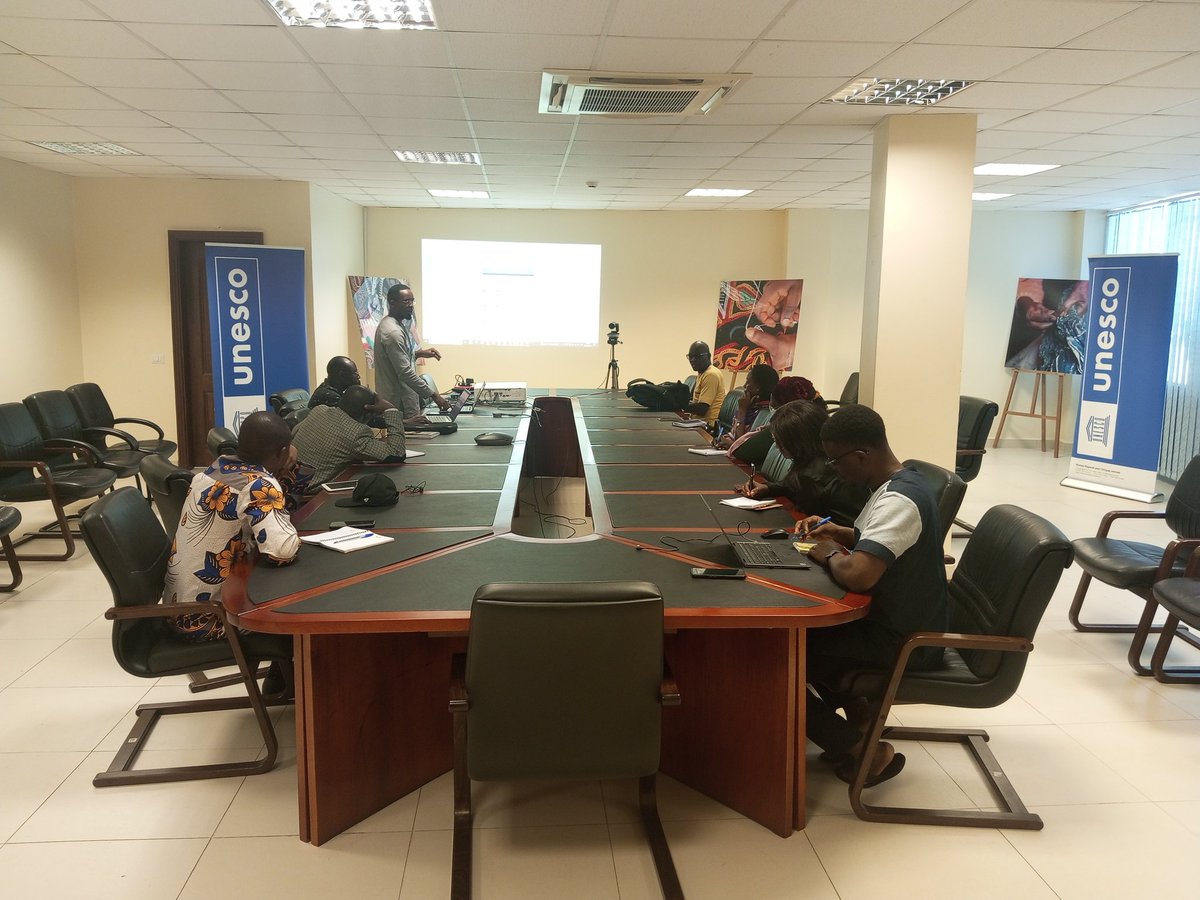 cnepci's tweet photo. Le @cnepci participé à la séance travail avec l'équipe @Minjec00237, @AndzongoBlaise et @UnescoYaounde pour le suivi des activités d'élaboration d'un guide d'intervention en éducation civique et EMI à l'intention des radios communautaires. #civic #educationcivique #radio https://t.co/R8cGyNBTX6