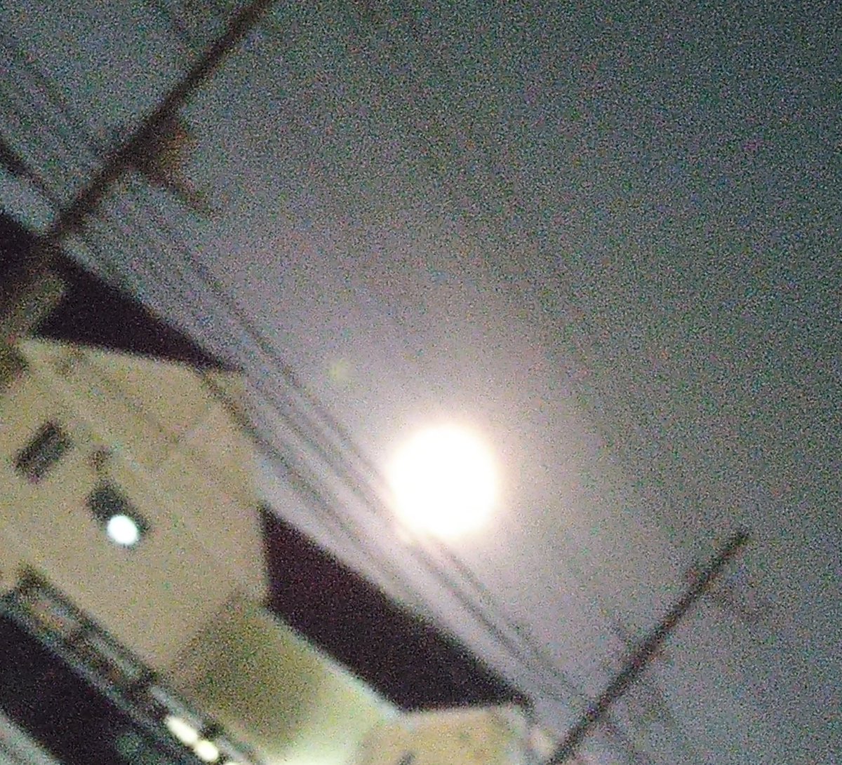 smknews3's tweet photo. 関東某県の #白 の日の #pink_moon 💜💛💚
私のスマホカメラの限界🤣🤣🤣
#NEWS https://t.co/TQGFdhKkvl