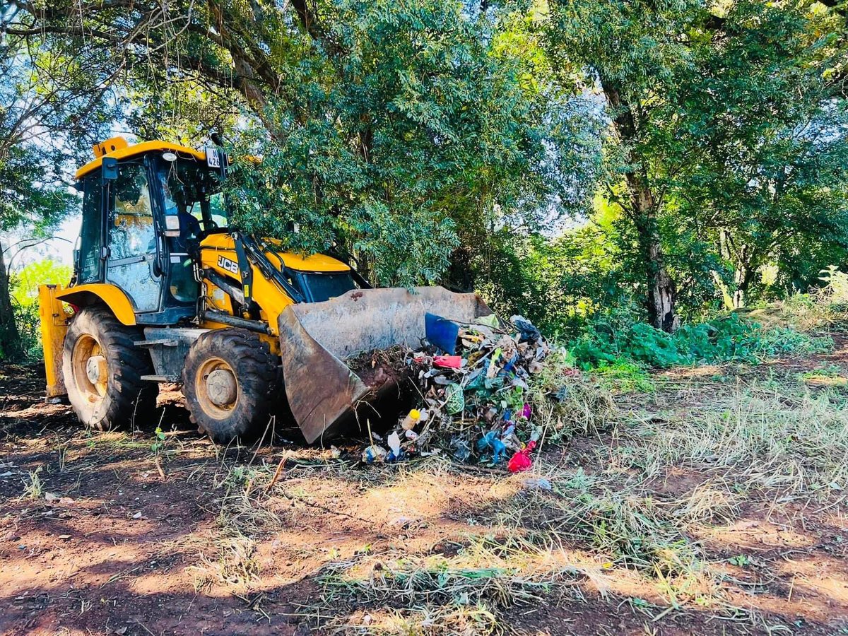 mnikathis3's tweet image. The Howick Police Station  was a sucess. 

Thanks to our Community Services and Public Safety and the Infrastructure and Public Works Directorates, the public and Councillors for their assistance.

#MakingProgressTogether
#PinkSocksRock