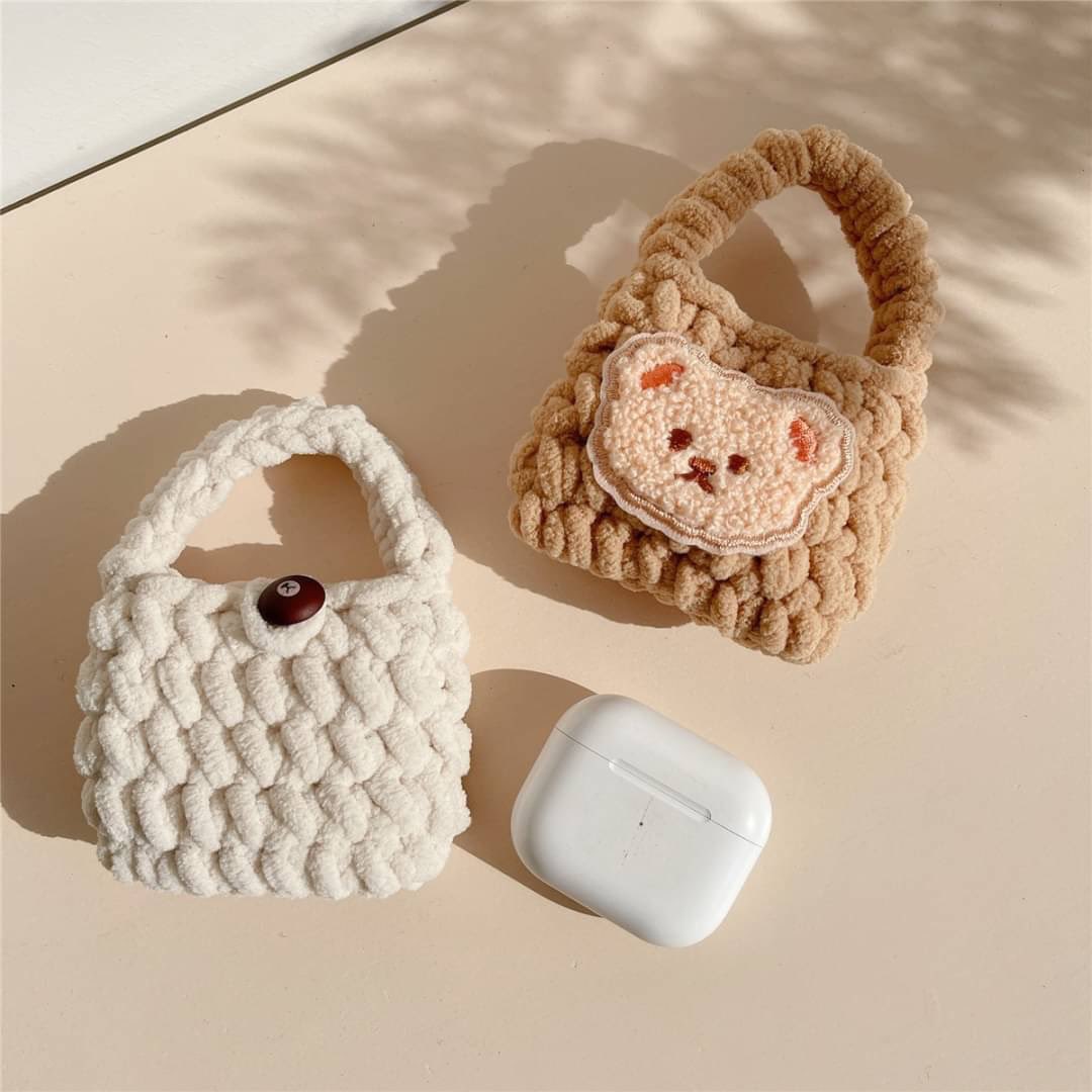 normycase101's tweet photo. 🐻 กระเป๋าแอร์พอดน้องหมีสีน้ำตาล/ขาว
〰️ ราคาชิ้นละ 150 บาท
〰️ เป็นกระเป๋าใส่แอร์พอดได้ทุกรุ่น

(หรือหูฟังยี่ห้ออื่นๆที่ขนาดใกล้เคียงกัน) https://t.co/pCjPrVmZzT
