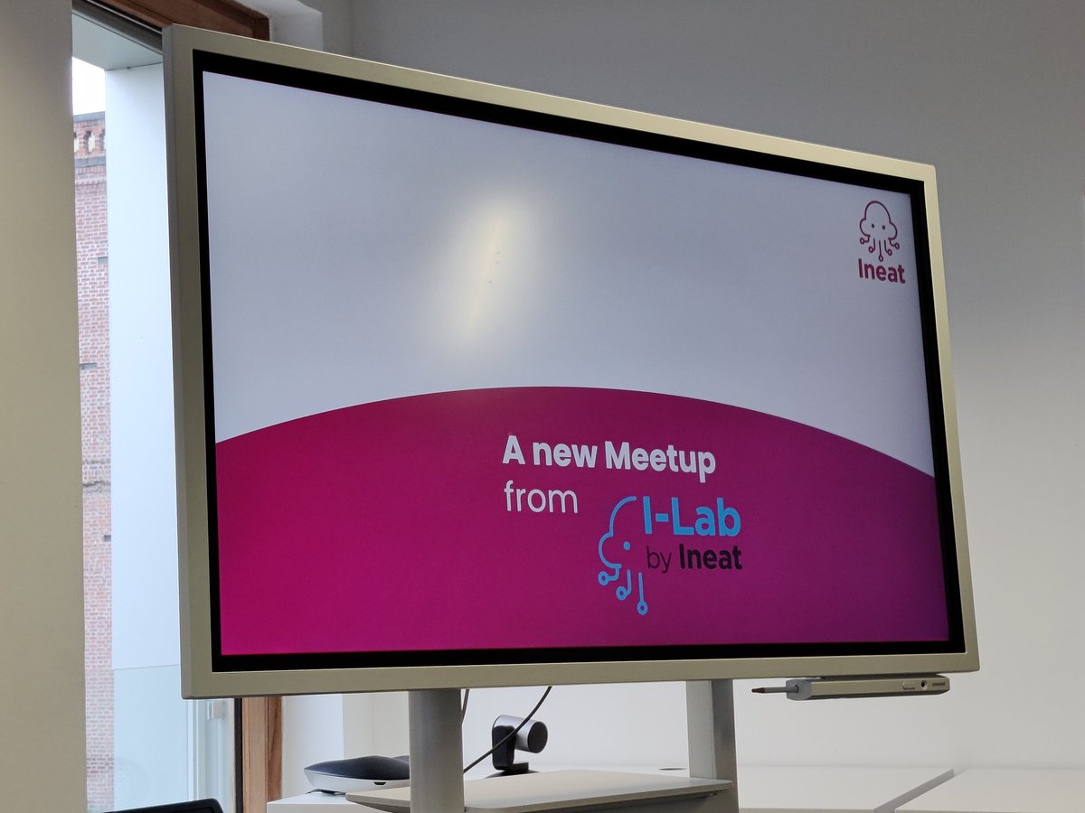 Meetup tech qui démarre chez <a href="/IneatGroup/">INEAT</a> ce midi sur la Self Sovereign Identity #ssi #web3 une trentaine de personnes en remote une vingtaine en présentiel, on est bien 😎
