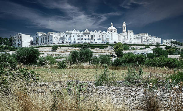 Locorotondo Village Apulia:
fineartamerica.com/featured/locor…

#apulia #italy #bootofitaly #whitevillage 
#AYearForArt  #BuyIntoArt #ArtMatters #mastodonart #mastoart #photography #TheArtDistrict #artbooster #artcollector #art4mom