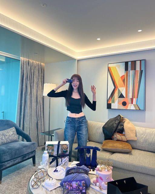 ᅟ
🌹— A surpresa de ontem foram esses mimos incríveis que a Disney+ me mandou, estou muito contente em ter dramas nessa plataforma! Espero que me acompanhem por lá também e fiquem ligados em novidades! 
ᅟ