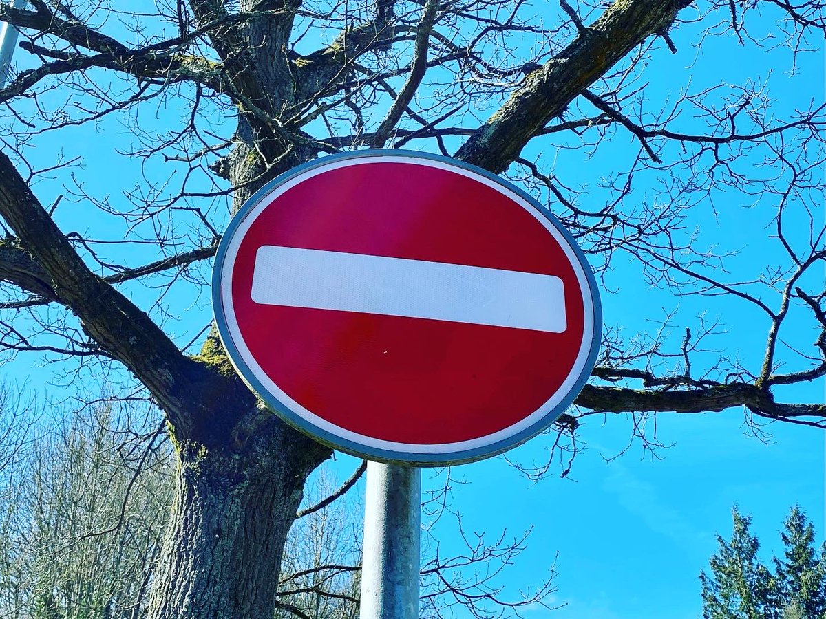titanwindowserv's tweet photo. Longer days and more daylight have allowed to me get some more road signs cleaned this week between jobs, that’s better🤩👍
#titanwindowservices #windowcleaning #gutterclearing #pressurewashing #faciasandsoffits #roadsigns #waterfedpole #reachandwash #marple #strines #stationroad https://t.co/Y3gvASVl3u