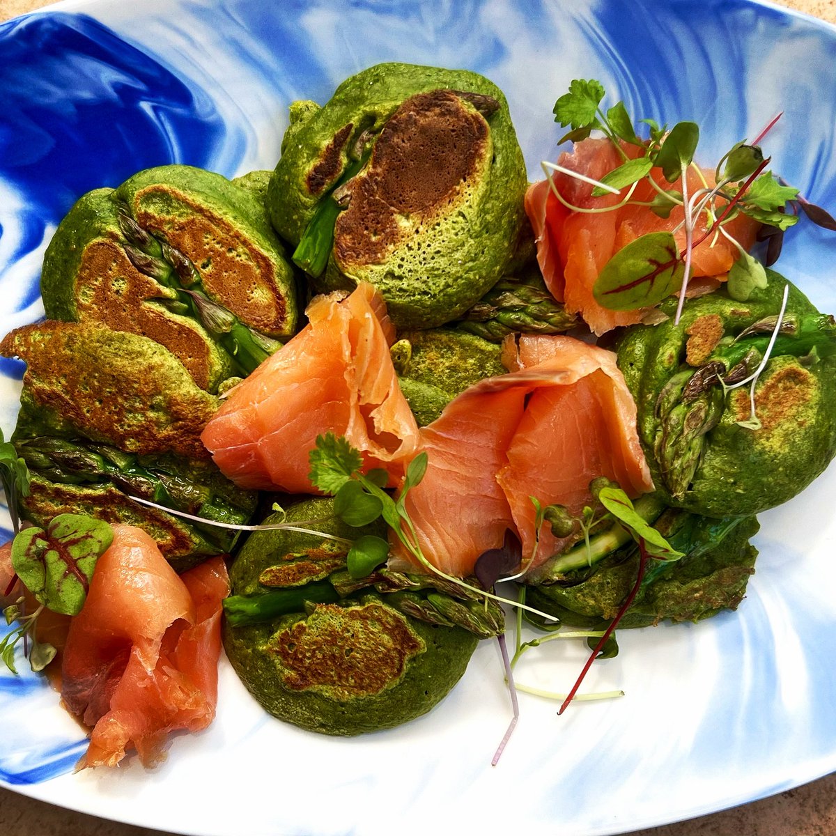 Bára (@barboratde) on Twitter photo It’s ‘Green Thursday’ (Zelený Čtvrtek) in the Czech Republic, so I made <a href="/Olia_Hercules/">Olia Hercules 🇺🇦🇬🇧</a>’s yoghurt drop scones with wild garlic, rocket and asparagus and served with smoked salmon!
Perfect for sharing
#standwithukraine #cookforukraine It’s ‘Green Thursday’ (Zelený Čtvrtek) in the Czech Republic, so I made <a href="/Olia_Hercules/">Olia Hercules 🇺🇦🇬🇧</a>’s yoghurt drop scones with wild garlic, rocket and asparagus and served with smoked salmon!
Perfect for sharing
#standwithukraine #cookforukraine