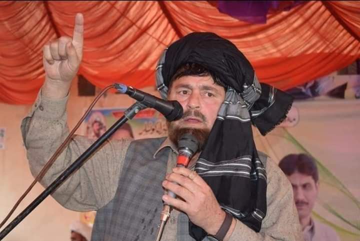 Mustafachamto's tweet photo. کل رات جانی خیل قوم کا سرکردہ رہنما ملک معویز کے گھر پر مسلح افراد نے بھاری ہتھیاروں سے حملہ کیا ہے۔اللہ کا فضل ہے کہ اس حملے میں کوئی جانی نقصان نہیں ہوا۔علاقے میں موجود سیکورٹی فورسز جان بوجھ کر مسلح افراد کی بلواسطہ یا بلا واسطہ مدد کررہی ہے۔
#StopStateTerrorism https://t.co/ZAUlWhVSzD