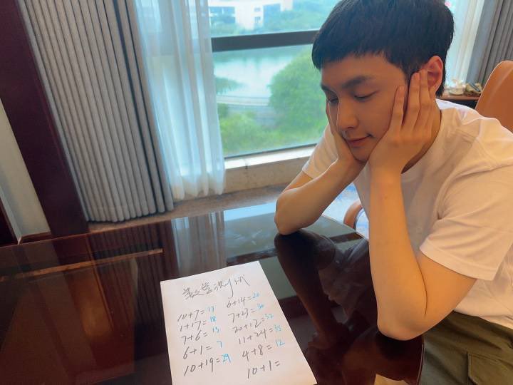 purplegreendks's tweet photo. 10+7 = October 7  = His Birthday 
1+17 = Jan 17 = HIS 1st Teaser Debut 😭
7+6 = July 6 = His comeback (2022)
4+8 = April 8th = Debut w/ 12 Member
10+1 = 11 EXO's Anniversary 

Idk the others but... Lay 😭🥺 https://t.co/LHdDOK0eQX