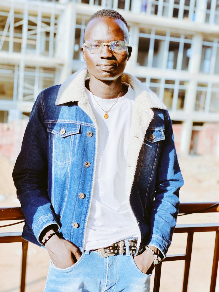 juniorkau3's tweet photo. I'm Back 🖐️🇸🇸💯 https://t.co/Kse7aq9y2U