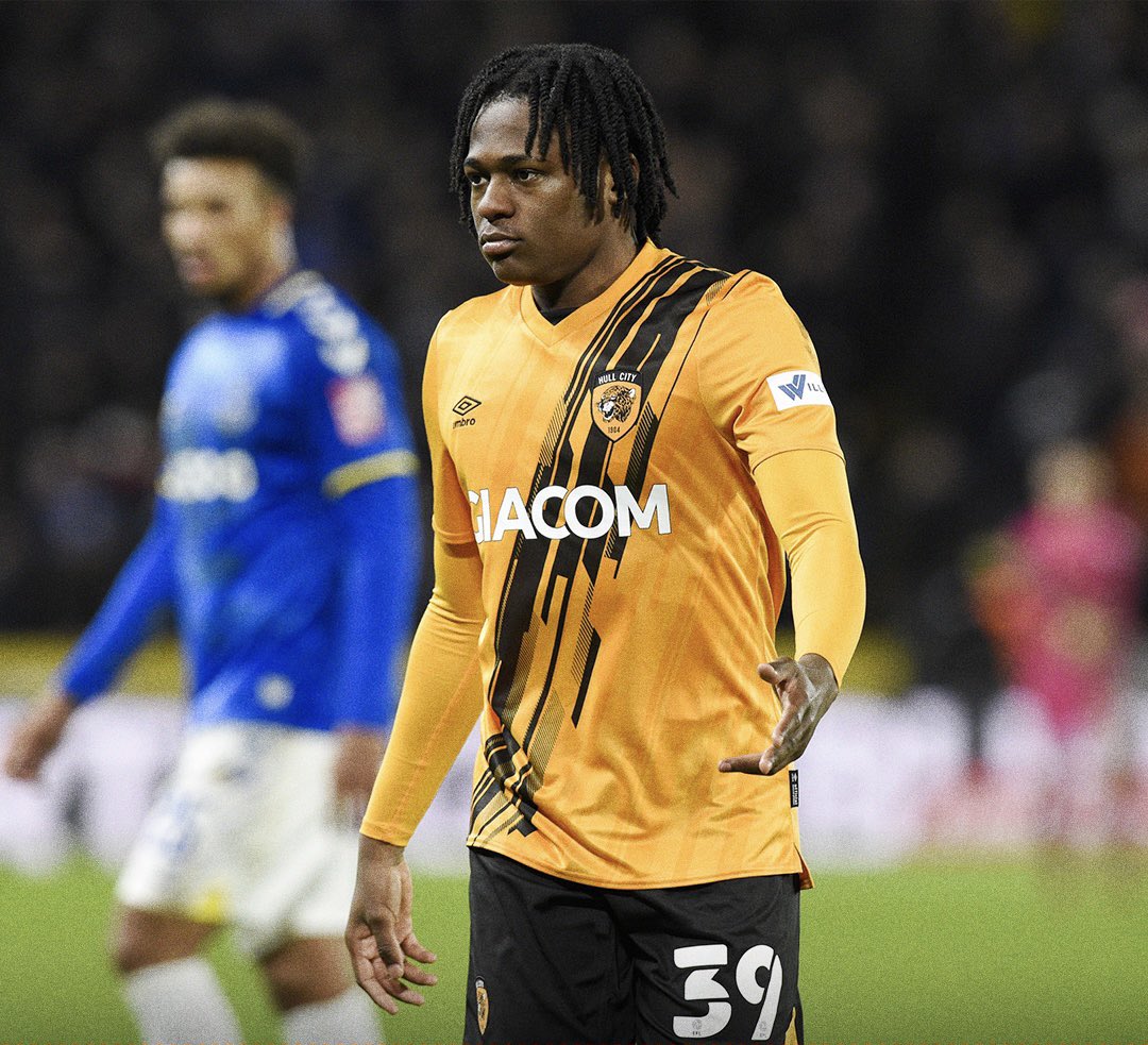 City are set to be without a fit striker for tomorrow’s game. Young striker Josh Hinds made his Championship &amp; FA Cup debut last season for City and was a regular first team trainer under Grant McCann.

Worth giving the 20 year old a chance to shine tomorrow?🤔 #hcafc