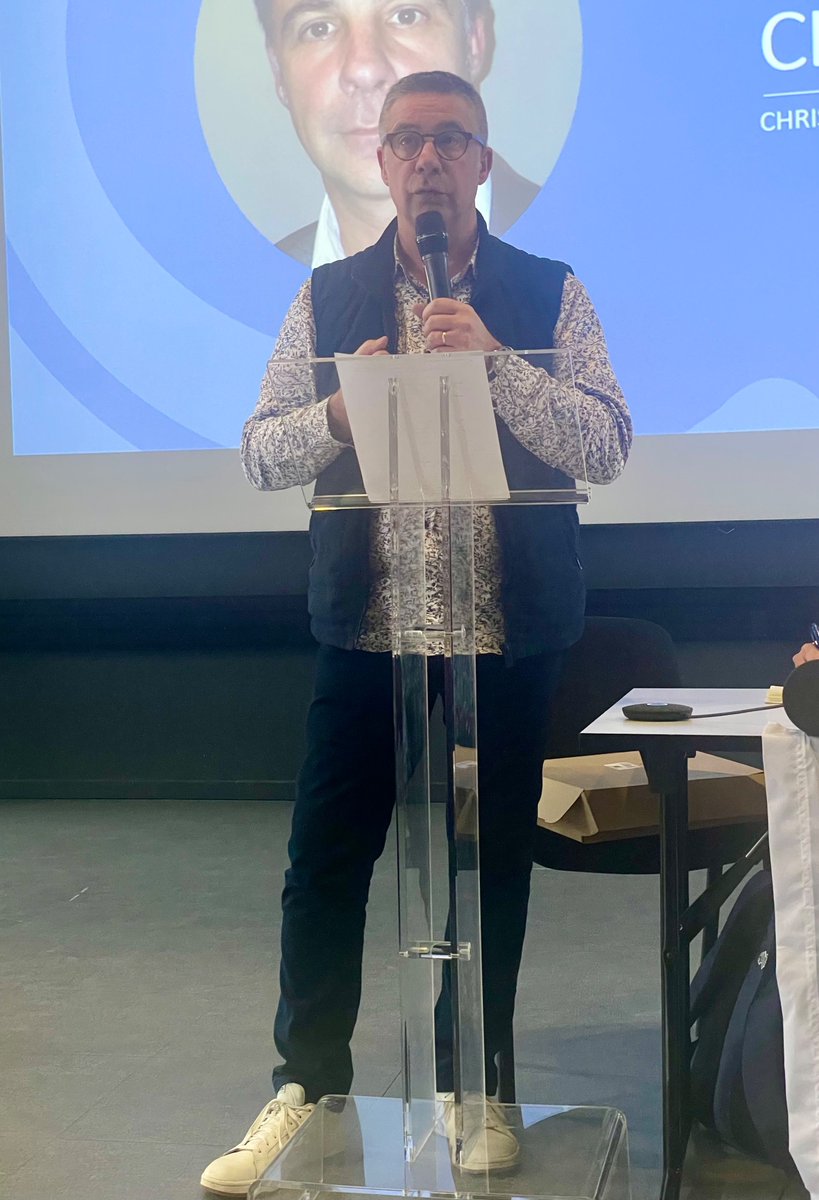 AvenirSecours's tweet photo. 📣 Discours de clôture de l’assemblée générale 2023 par le nouveau président Christophe Auvray. 
Merci à @avenirsecours51 pour la qualité de l’accueil et la logistique. 

Plein de réussite au nouveau bureau national et à l’année prochaine !  
#AGAS2023 https://t.co/O9NJqOpIoE