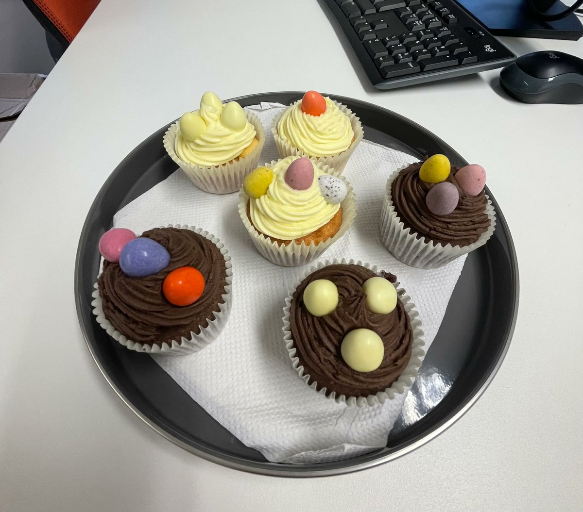 Hello #UKBizLunch!
We're excited to tuck into these Easter cupcakes our wonderful consultant Sian has made for us! 😍
What's your go-to office snack?
