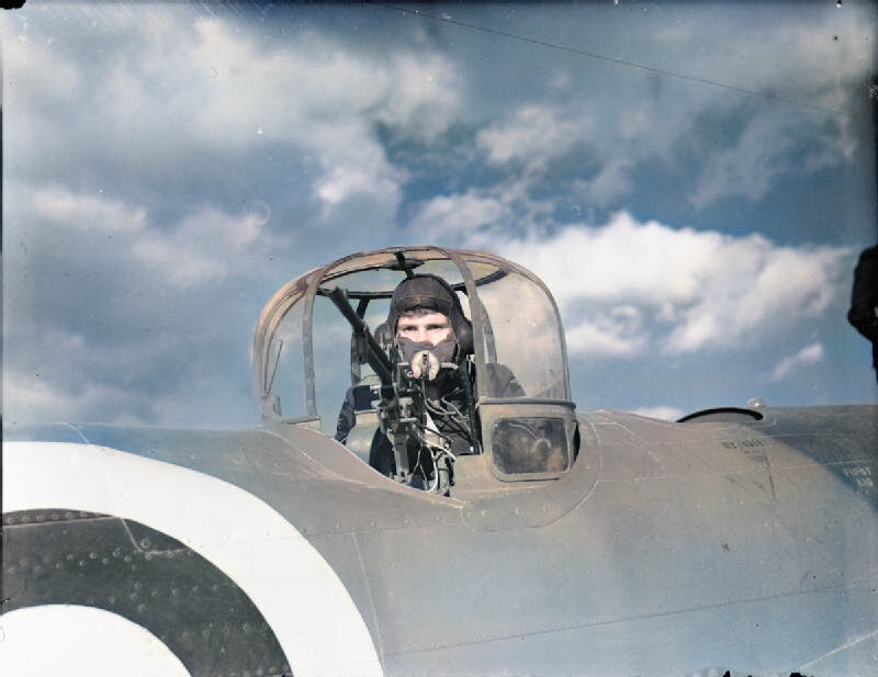A wireless operator/air gunner mans his Vickers K gun in the turret of an RAF Bristol Blenheim Mk I at Menidi/Tatoi, Greece.
SOURCE: IWM/Hensser H (Mr), Royal Air Force official photographer
bit.ly/3MboLrF