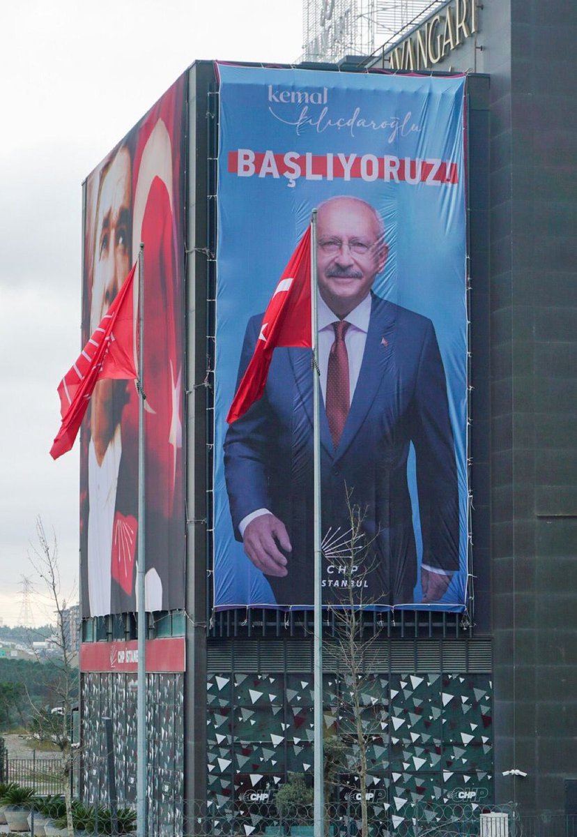 Chpsaraygenc's tweet photo. CHP İstanbul İl Başkanlığı’mıza yönelik alçak saldırıyı kınıyor, fail/faillerin bir an önce yakalanarak yargı önüne çıkmalarını temenni ediyoruz.Büyük Cumhuriyet Halk Partisi ailemize geçmiş olsun. https://t.co/alGvGZcRhc