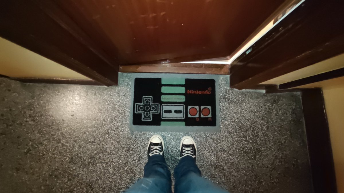 zombie_NEO's tweet photo. Una de las tradiciones que tenemos mi chica y yo cuando nos mudamos es que yo siempre me encargo del felpudo nuevo...y aunque en el anterior piso tuve este mismo, ya estaba muy feo...así que ha tocado repetir.
👉https://t.co/imVwPPSeOQ
#geekdeco #nintendo #mandoNintendo https://t.co/mLkkVa9yAy