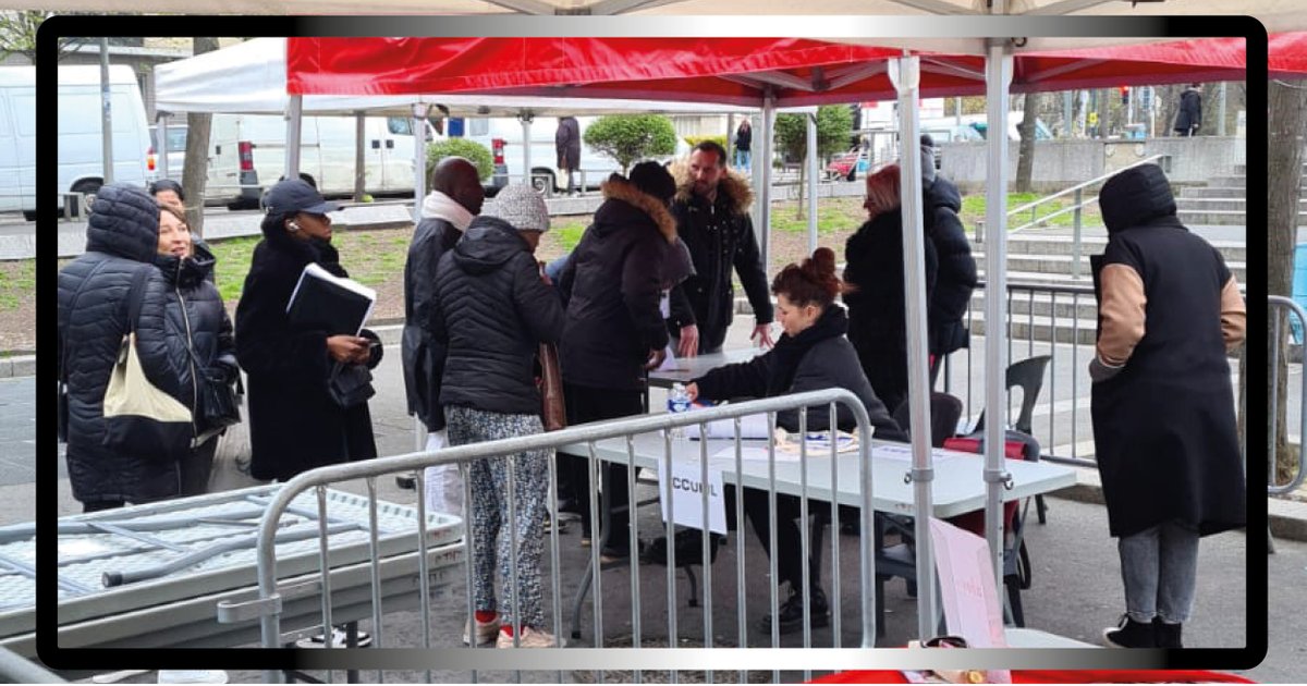 Le Café Emploi, c'est en ce moment sur le parvis de la gare de Garges-Sarcelles jusqu'à 15h30.
Vous êtes à la recherche d'un emploi ? 
D'une formation ? Vous êtes diplômé ? Ou non ? Vous êtes un jeune ? Un sénior ? Une personne à mobilité réduite ? Alors cela vous concerne !