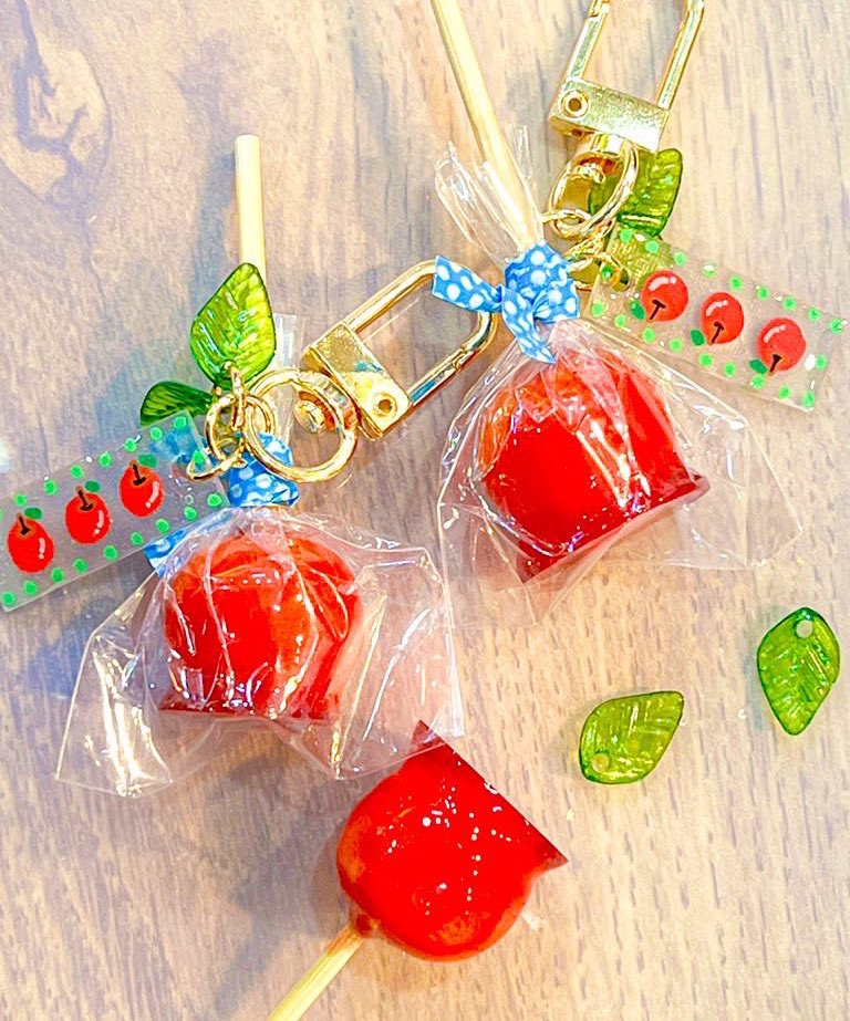 #RT 해주신 팔로워 한분께 원하시는 작품 or 스타벅스 기프티콘을 드려요🎁

행운의 말키마켓 12차 오픈💗
미니후우링, 해파리키링, 링고아메,
금붕어키링, 데이지모자와 쟌바구니 키링
럭키고스트 🎐✨신상 봄 후우링까지

오픈 4월8일(토) 오후10시🔥
witchform.com/deposit_form/3…