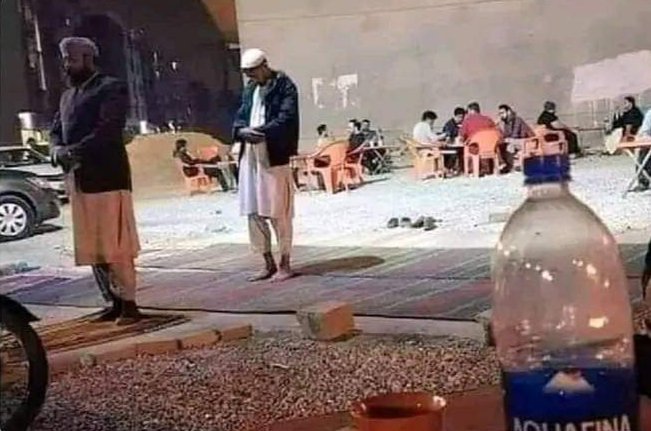 MahrPPP's tweet photo. ہماری تباہی بربادی اور زوال کو بیان کرنے کیلئے یہ ایک تصویر ہی کافی ہے 💔 https://t.co/XDyucW6p49
