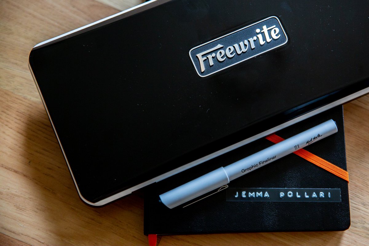 JemmaPollari's tweet image. Trying a new nightly writing routine - 15 mins after the kids are asleep. Notebook on hand for story-bridging short stories and @getfreewrite Traveler for getting in the zone. Do you hand-write story notes when you draft?

#freewritefam #amwriting