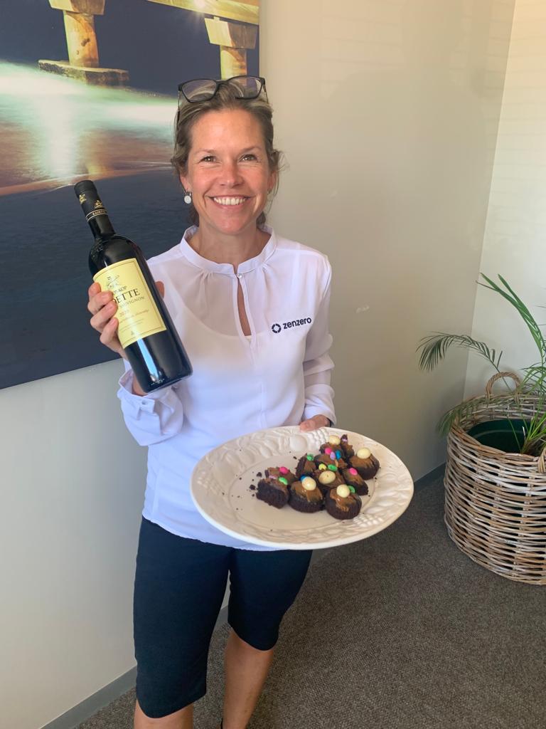 Zenzero_MSP's tweet photo. Ready, setβ¦ bake! π°π
Everyone knows the best days in the office involve cake! Channelling our inner Mary Berry's, we held an #EasterBakeOff today.
Congratulations to our winners - Lisa Buhr and Lucia Haines! π©βπ³π
#LifeAtZenzero https://t.co/9Nr2ASSXmJ