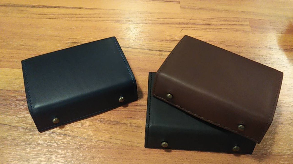 althorp_saga's tweet photo. 【エムピウ millefoglieⅡP25】
ブラック、ブルー、タバコ×チョコが入荷しました！ 
夕方届いたばかりですが、ごく少量の入荷です！
なくなる前に、オルソープゆめタウン佐賀へGO！

※予約やお取り置きはしておりません。店頭購入のみ。
ご購入はお1人様1点までです。 https://t.co/Vs2yAwLnqD