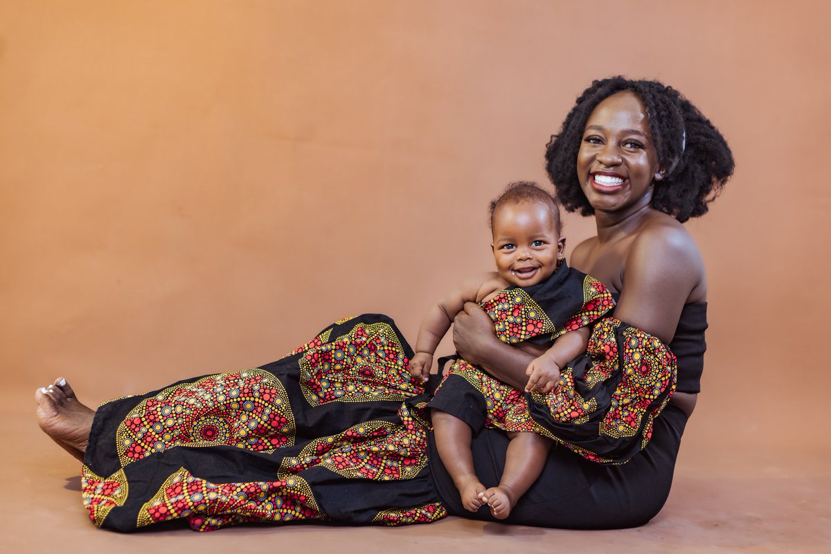WBtCreative's tweet photo. When the baby decides to pose like a paid model and makes the shoot so effortless! 

This here is cue for you to book that family/baby shoot with us. https://t.co/ugQR3wDXw0