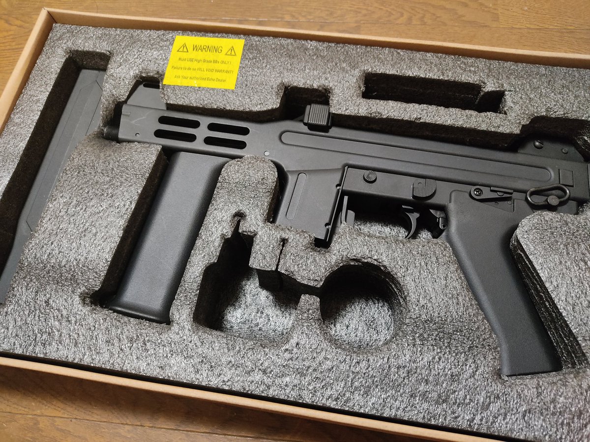 MockPatch's tweet photo. 𝕾𝖕𝖊𝖈𝖙𝖗𝖊…
🇮🇹シテス社の迷銃、Spectre M4君で御座います…
このフォルムがええんじゃ…😊
#軍拡
#軍拡報告
#SpectreM4
#スペクトラM4 https://t.co/1rXeXkNGSw