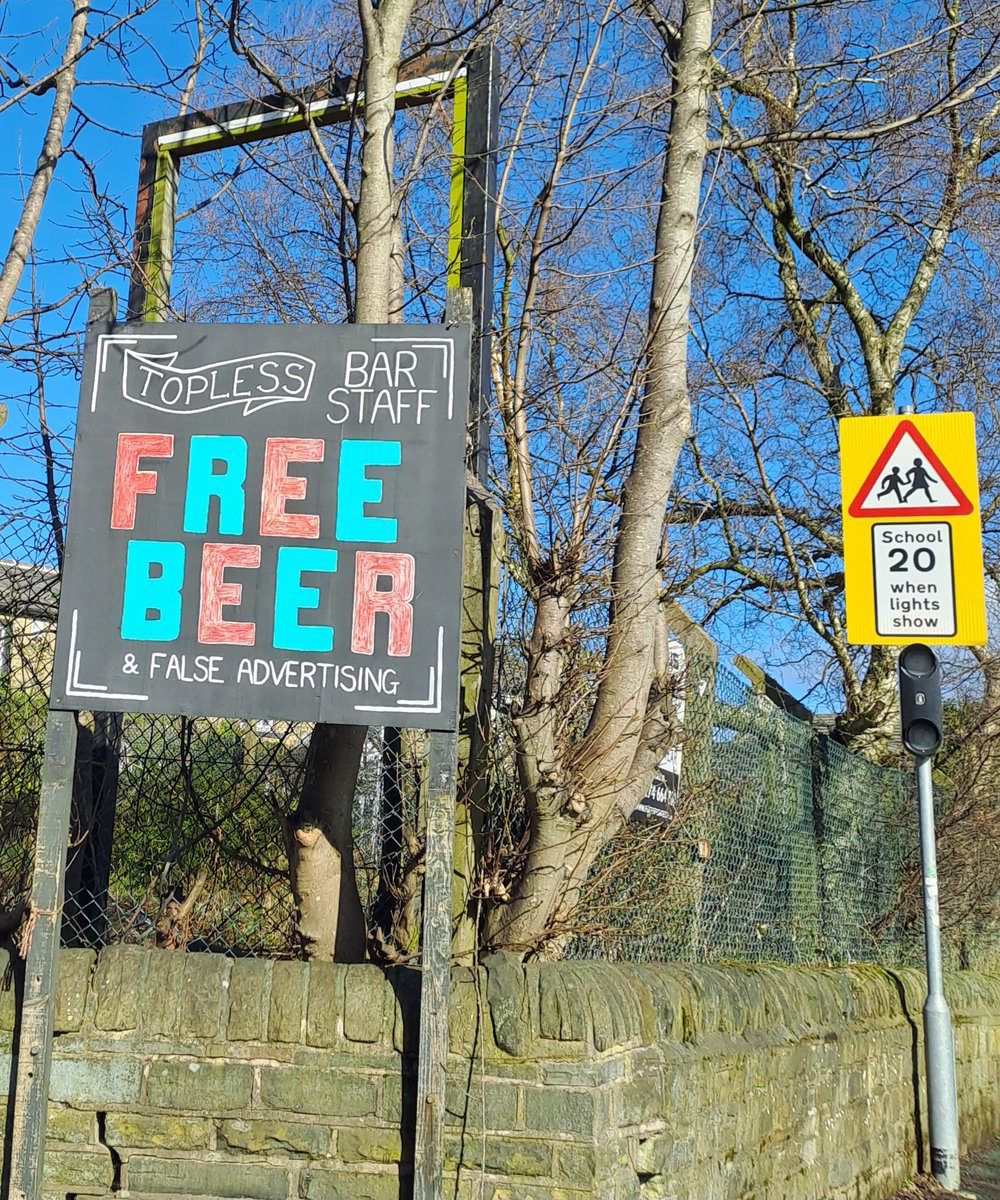 Stay classy Bradford, with your 'funny' signs next to schools👍
#cityofculture2025