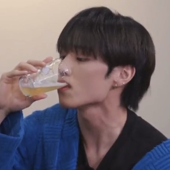 생성 tweet media
