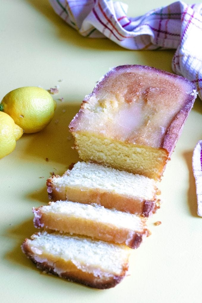 JugglingActMama's tweet image. This lemon bread is an easy citrus quick bread topped with a crunchy lemon glaze for a knock-your-socks-off tangy tea bread that everyone will love. #jugglingactmama #lemonbread #lemons jugglingactmama.com/lemon-bread/ via @jugglingactmama