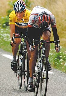 <a href="/MarcosOrdonez55/">MarcosOrdoñez</a> <a href="/FranHermida1/">Fran Hermida</a> Otro gran programa de <a href="/ARuedaPodcast/">A Rueda Podcast</a>. Sobre las respuestas del invitado… en fin 🤢

Si el dopaje de aquellos años (EPO, transfusiones y demás) no perjudicaba a la salud, ¿por qué estaba prohibido? 

Este es la foto que mejor define todo lo positivo que aún ve en su exlíder.