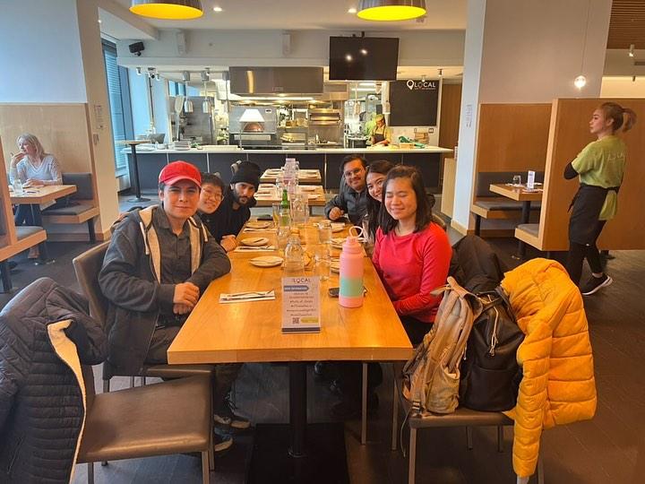 Last lecture in GNED 500 at <a href="/CentennialEDU/">Centennial College</a> 
Decided to take some of my students out for a celebratory dinner at The Local!