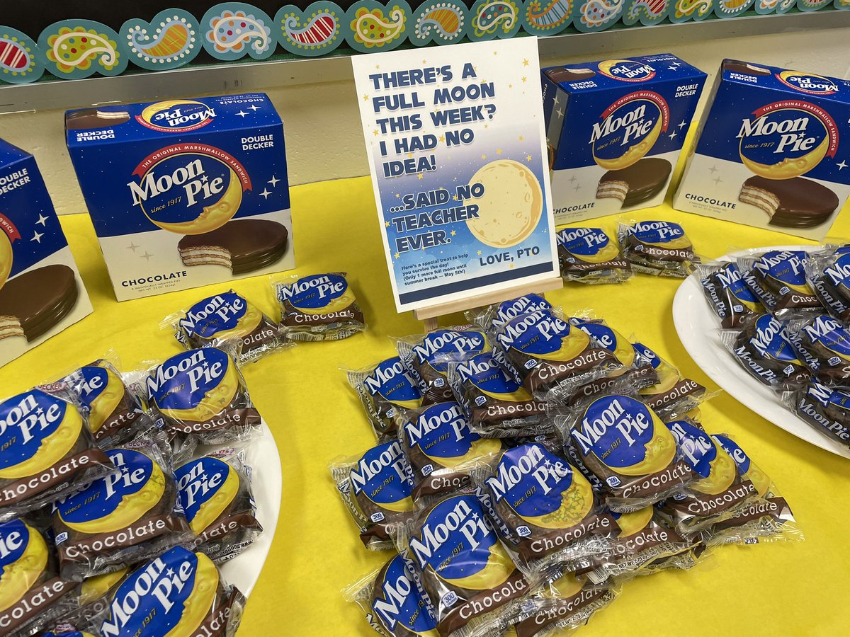 Our @gesgatorpto is always spoiling us 🌝 Thank you! 💚🧡🐊 @gesgator