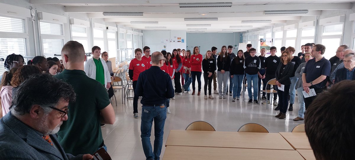Alexandre NÈPLES (@aneples_perdir) on Twitter photo Le <a href="/LyceeClemReims/">Lycee_Clem_Reims</a> accueille aujourd'hui la finale académique de l'<a href="/AcReims/">Académie de Reims</a> du concours <a href="/CGenialReims/">cgenialreims</a> . Trois équipes de collégiens restent en lice pour une place en finale nationale. Ambiance studieuse ce matin lors de la présentation du jury... Le <a href="/LyceeClemReims/">Lycee_Clem_Reims</a> accueille aujourd'hui la finale académique de l'<a href="/AcReims/">Académie de Reims</a> du concours <a href="/CGenialReims/">cgenialreims</a> . Trois équipes de collégiens restent en lice pour une place en finale nationale. Ambiance studieuse ce matin lors de la présentation du jury...