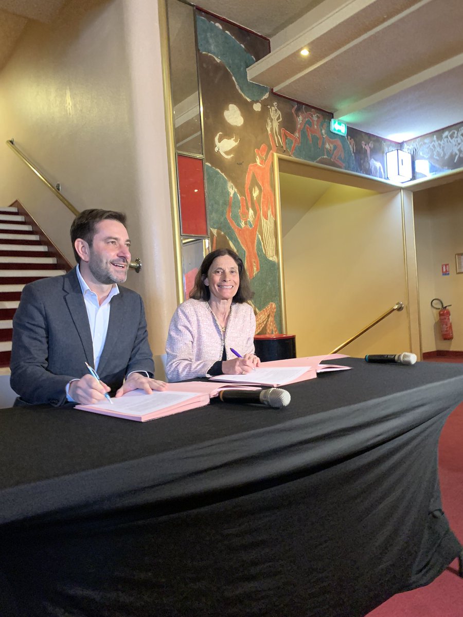 IMTFrance's tweet image. Odile Gauthier, directrice générale de l’IMT et Jean-Christophe Tortora, président de @LaTribune ont signé un partenariat sur #TechForFutur 
👉 Objectif : accélérer l’accompagnement des #ETI et #PME dans leurs transformations #numérique et #écologique 
@LaTribuneEvents